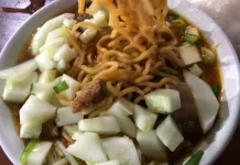 Acar Timun Sebagai Penyegar dalam Semangkuk Mie Ayam