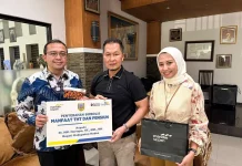 TASPEN Semarang Serahkan Manfaat THT & Pensiun Kepada Bupati Kabupaten Kudus