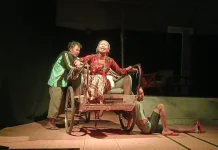 Pentaskan Lurung Kalabendu, Teater Jaten Ingatkan Bijak Kelola Keuangan