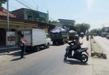 Dishub Kota Semarang Tertibkan Parkir di Jalan Wolter Monginsidi