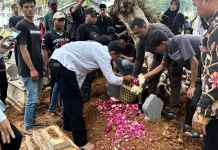 Hadiri Pemakaman Ayah, Warga Binaan Lapas Semarang Dapat Izin Khusus