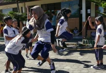 SD Traji 1 Kenalkan Kembali Permainan Tradisional Anak-anak
