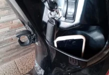 Risiko Menyimpan HP di Dashboard Motor
