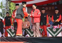 Wali Kota Agustina Terima Kehormatan Tapak Suci di Muktamar XVI