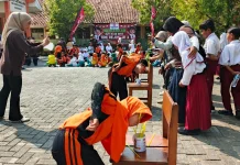 Tanamkan Nilai Kerjasama Gotong Royong, Siswa SDN 03 Rejosari Ikut Lomba Estafet