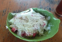 Kreasi Salad Buah Kekinian dengan Berbagai Topping