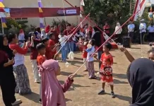 Semarak Gotong Royong Meriahkan HUT ke-81 RI Warga Desa Gandarum Pekalongan