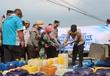 Dua Bulan Krisis Air, Polres Semarang Salurkan 60 Ribu Liter Air Bersih ke Warga