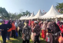 Pasar Murah Penutupan TMMD Wonosari Kendal, Sembako Ludes Diserbu Warga
