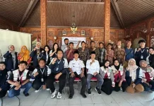 Mahasiswa KKN-R TIM II UNDIP Olah Limbah Jagung Menjadi Silase