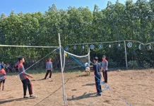 Unik, SMPN 3 Wedung Demak Gelar Lomba HUT RI di Tengah Hutan Mangrove