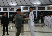 Resmi Dikukuhkan, 75 Paskibraka Batang Siap Kibarkan Sang Merah Putih