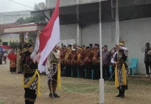 Tokoh Pewayangan Jadi Petugas Upacara HUT RI di Dukuh Sinoman Salatiga