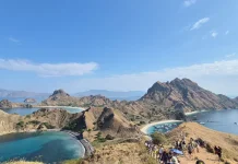 Pulau Padar, Menyaksikan Potret Keindahan Lautan Labuan Bajo