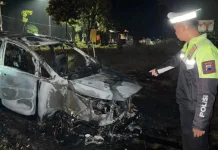 Diduga Rem Blong, Mobil Tergelincir dan Terbakar di JLS Salatiga