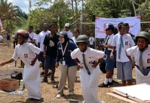 TEP Undip Eratkan Kebersamaan Warga Perbatasan Papua di HUT RI
