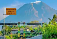 Gapura Kembar di Bukit Klangon yang Eksotis