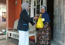 Salurkan Sembako, Pelajar Rayakan HUT SMA Wonotunggal Batang dengan Berbagi