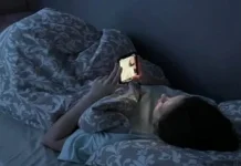 Tips Kurangi Kebiasaan Scroll Gawai sebelum Tidur