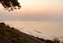 Keindahan Senja di Bukit Cinta Pantai Jodo
