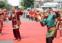 Karnaval Pembangunan HUT ke-81 RI di Rembang Jadi Panggung Kreativitas Warga