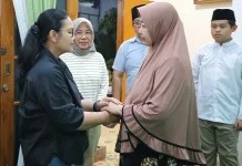 Takziah ke Rumah Duka, Agustina Dampingi Keluarga Korban Kebakaran Banyumanik
