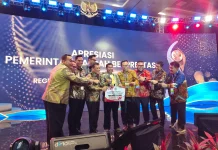 Terbaik se-Jawa dan Bali, Rembang Terima Penghargaan Layanan Kesehatan