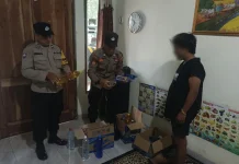 Polsek Dawe Amankan 40 Botol Miras