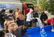 Eva Monalisa Salurkan 200 Tangki Air Bersih untuk Warga di 14 Kecamatan di Blora
