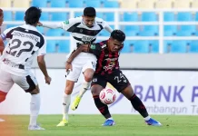 Skuat Tim Persipura Petik Poin Pertama Musim Ini di Kandang