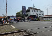 Jemaah Maulid Kanzus Selawat Membeludak, KAI Perketat Pengawasan Jalur Kereta