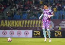 “PSIS Tahan Semen Padang, Ikram Algiffari Tampil Gemilang di Bawah Mistar