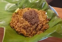 Menu Unik: Nasi Ruwet Topping Daging Rendang