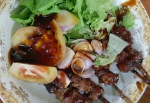 Sate Kambing Bikin Pusing? Cek Mitos dan Penjelasan Medisnya