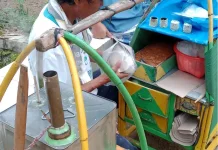 Harumnya Putu, Suara Uapnya Bikin Bernostalgia