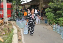 Dua Bulan Kekeringan, 55 KK Brondong Pekalongan Tempuh 2 Km Cari Air Bersih