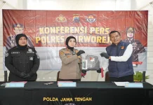 Polres Purworejo Tangkap Pencuri Barang Berharga Pengunjung Masjid dan Sekolah