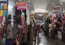 Pedagang Batik Pasar Johar Hadapi Persaingan Online