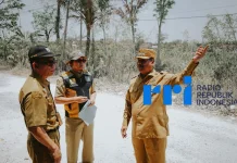 Turun Langsung, Bupati Rembang Pastikan Jalan Rusak Parah Segera Ditangani