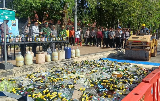 Dua Pekan Operasi Pekat, Polres Batang Musnahkan 13 Ribu Miras