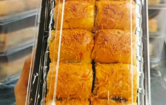 Topping Populer Roti Pisang Bolen yang Menggoda