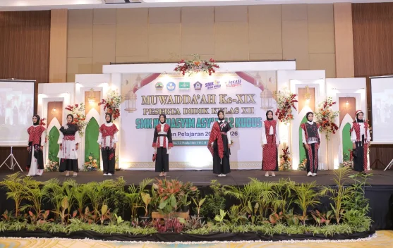 Fashion Show Warnai Muwadaah XIX SMK NU Hasyim Asy’ari 2 Kudus.