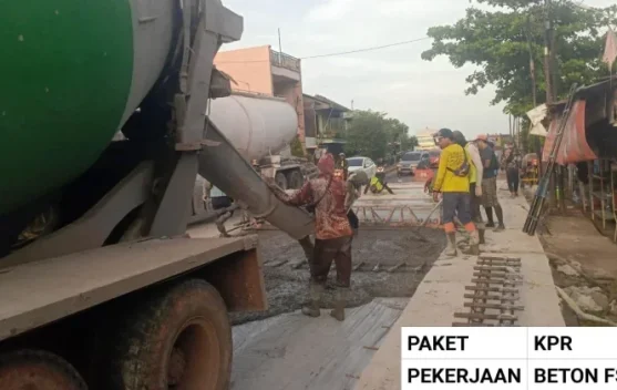 Ketika Jalan Rusak Menantang Efisiensi Anggaran
