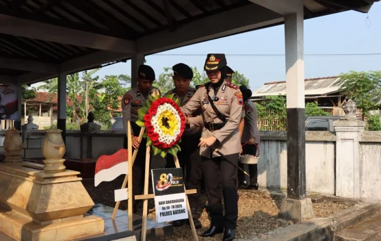Hari Bhayangkara, Polres Batang Gelar Ziarah Makam Pahlawan
