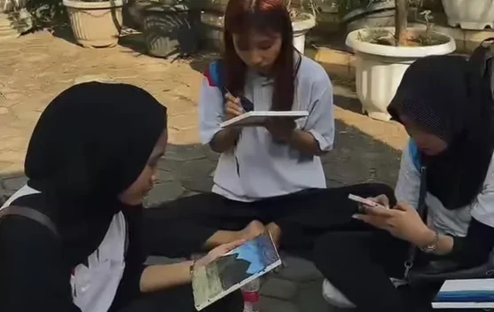 Melukis Jadi Media Menyatukan Keberagaman Budaya Indonesia