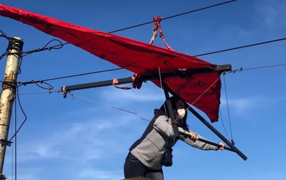 Sensasi Gantole Flying Fox Pacu Adrenalin Wisatawan