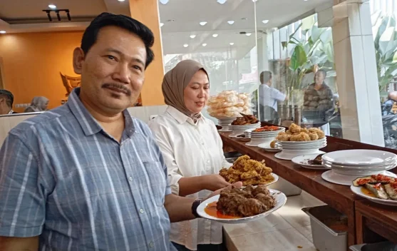 Lewat Kanal YouTube, Uda Awal Bagikan Resep Menu Makanan RM Padang Chaniago