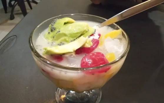 Resep Es Teler dengan Alpukat dan Biji Selasih