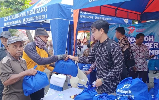 Hari Koperasi di Rembang Diwarnai Aksi Sosial dan Ngralisi Lontong Tuyuhan