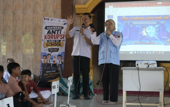 Hari Pertama Sekolah, Pelajar SMP di Pekalongan Langsung Dibekali Antikorupsi